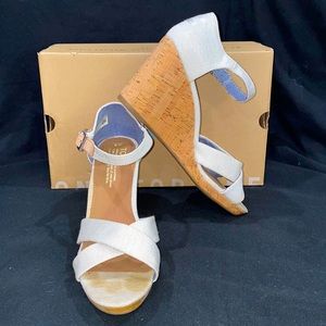 Toms sienna